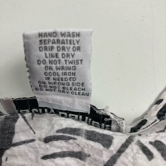 CATHY DANIELS, Women’s top, Size Large, Gray & White Floral, 3/4 length sleeves - Picture 8 of 14